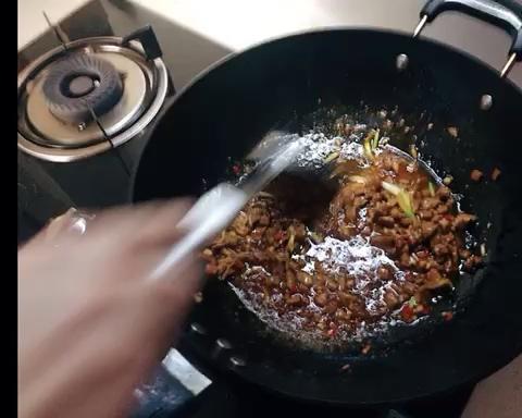 搓麻食，炒麻食的做法 步骤12