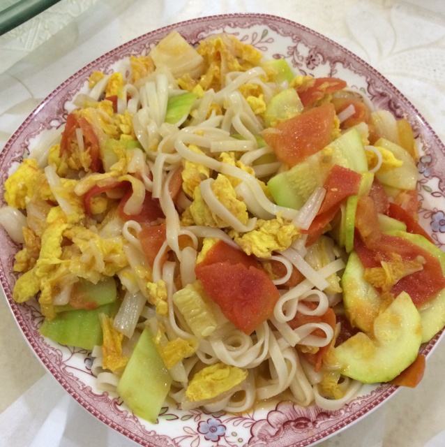西红柿鸡蛋拌面