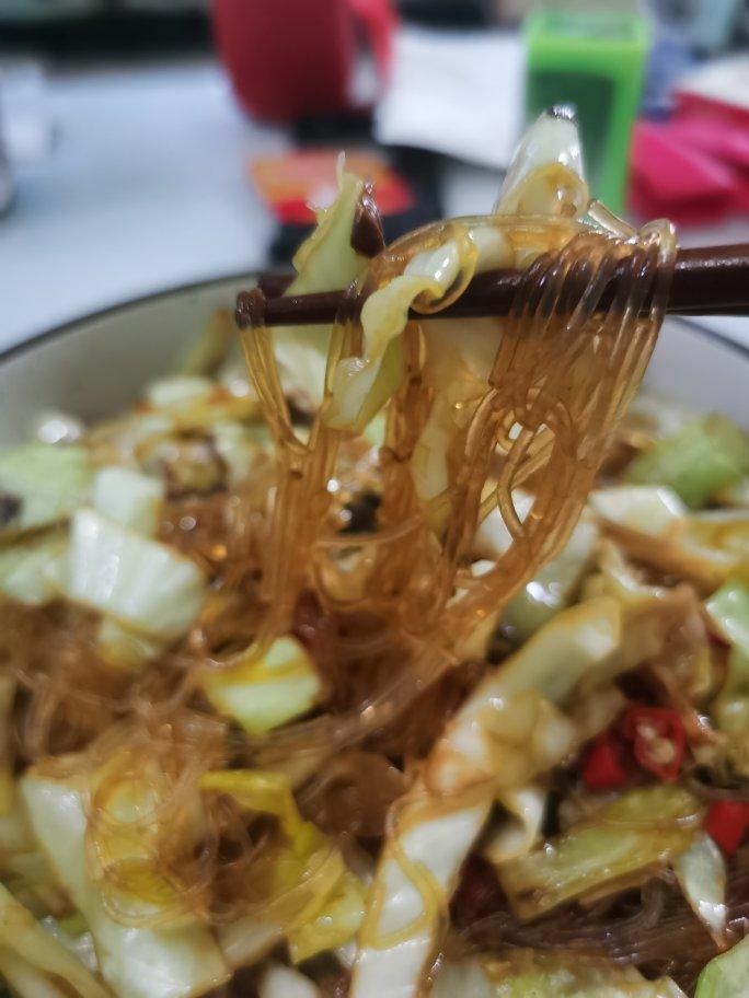 包菜炒粉丝