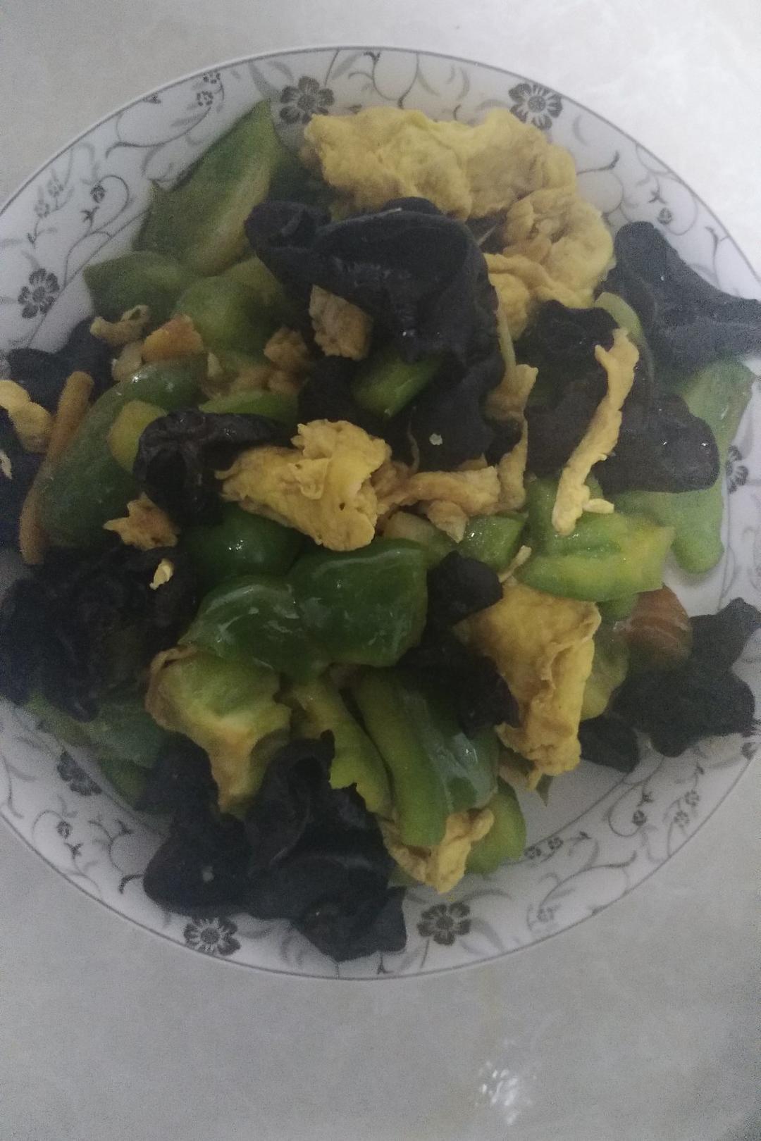 青椒木耳鸡蛋