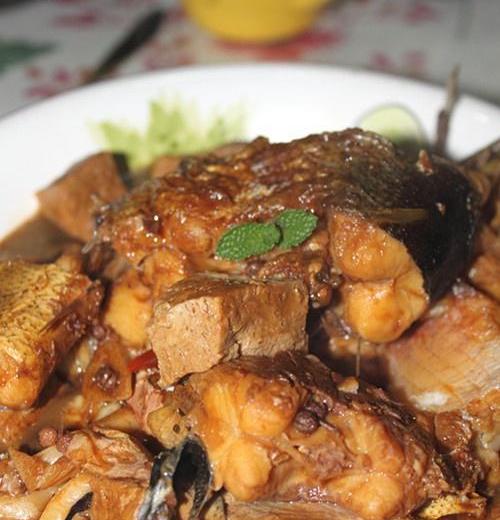 家常菜味美---鲢鱼炖豆腐