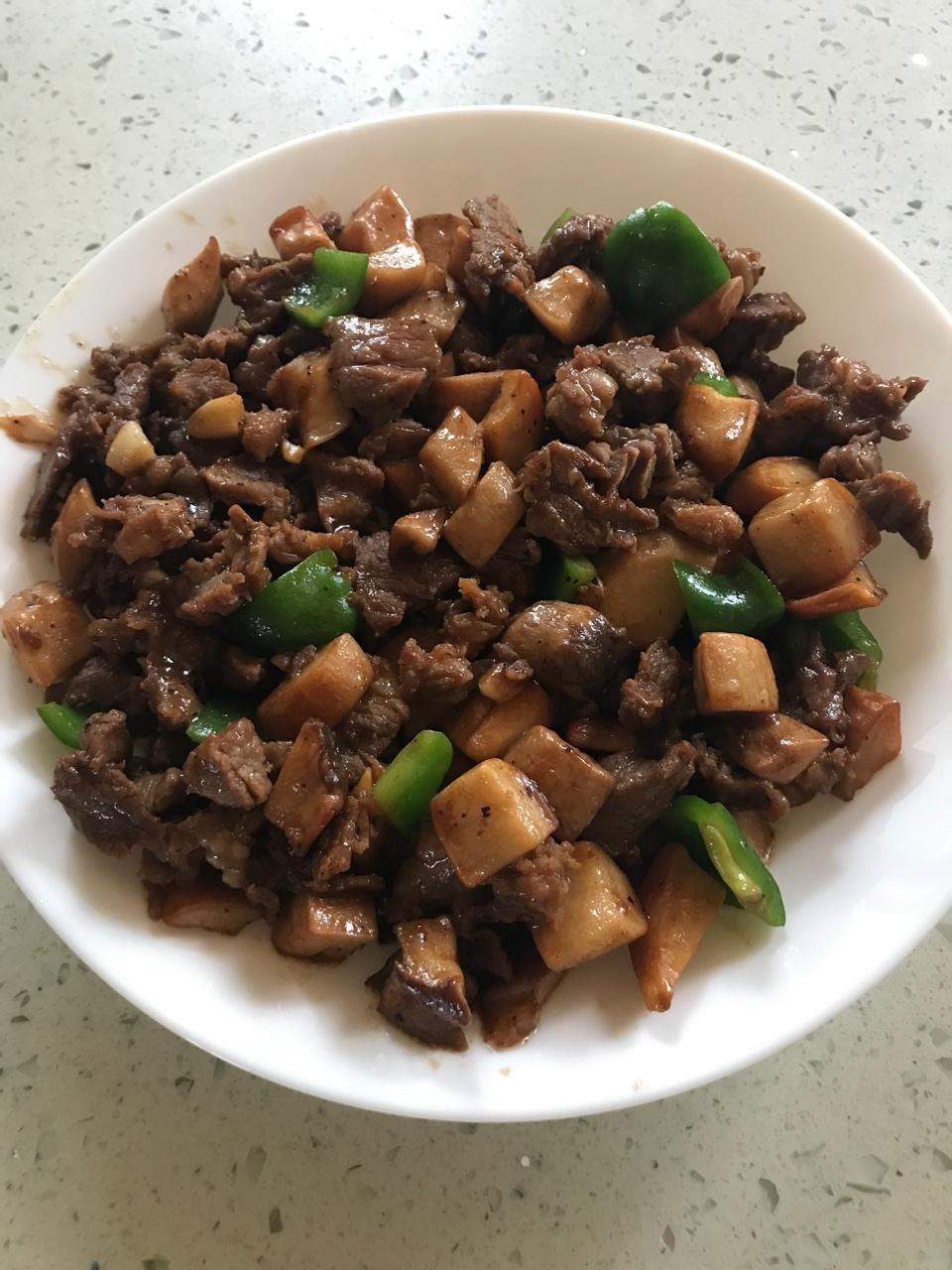 黑椒杏鲍菇牛肉粒