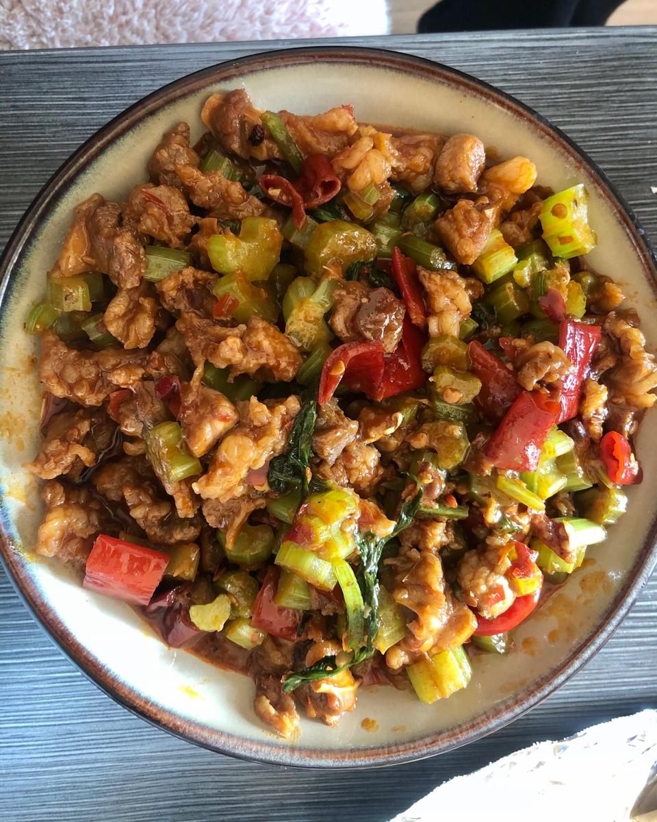 芹菜牛肉粒
