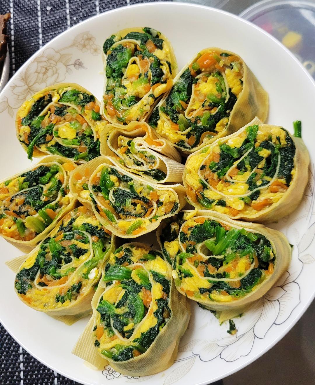 减脂餐“菠菜卷” 补充维生素C ，提高免疫力