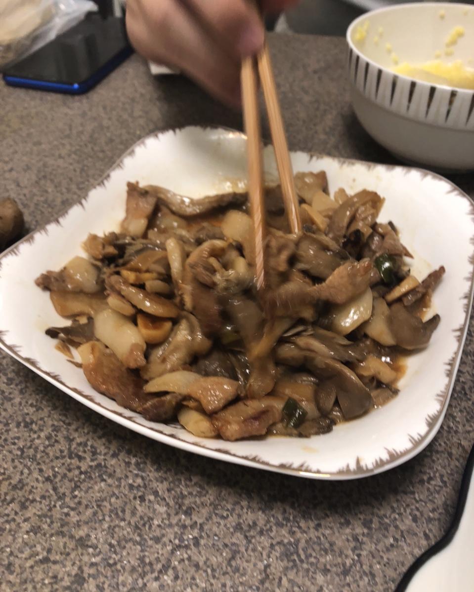 蘑菇炒肉