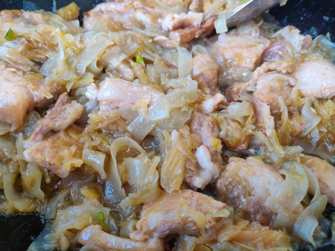 东北酸菜猪肉炖粉条
