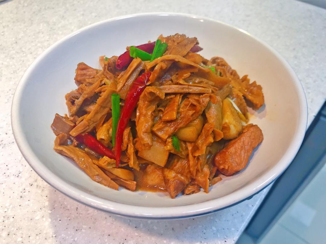 干笋闷肉