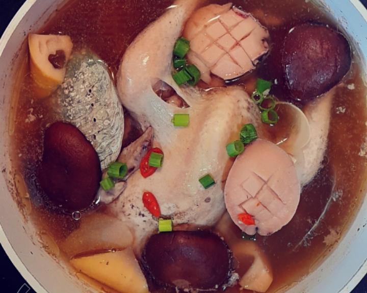 【雷笋童子鸡汤】的做法