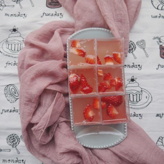 超简单双层草莓果冻🍓的做法 步骤13