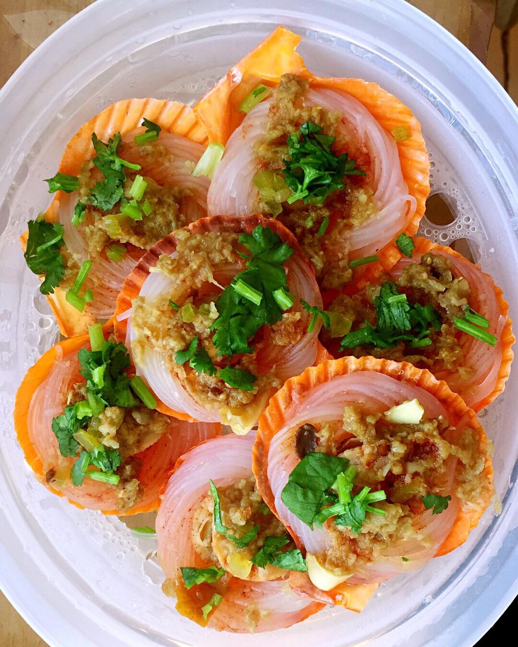 daniel做的蒜蓉粉丝蒸扇贝