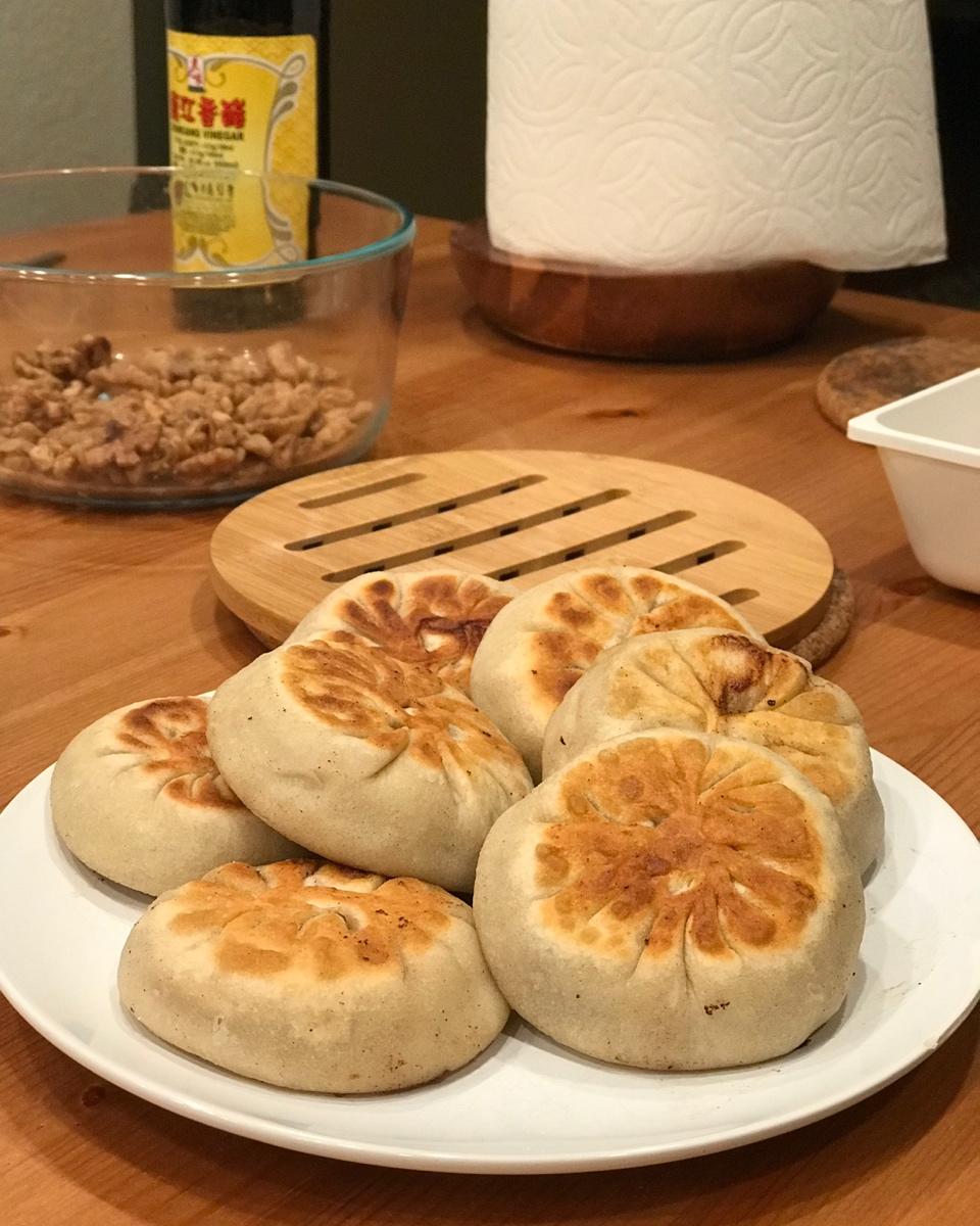 烫面洋葱香菇牛肉馅饼