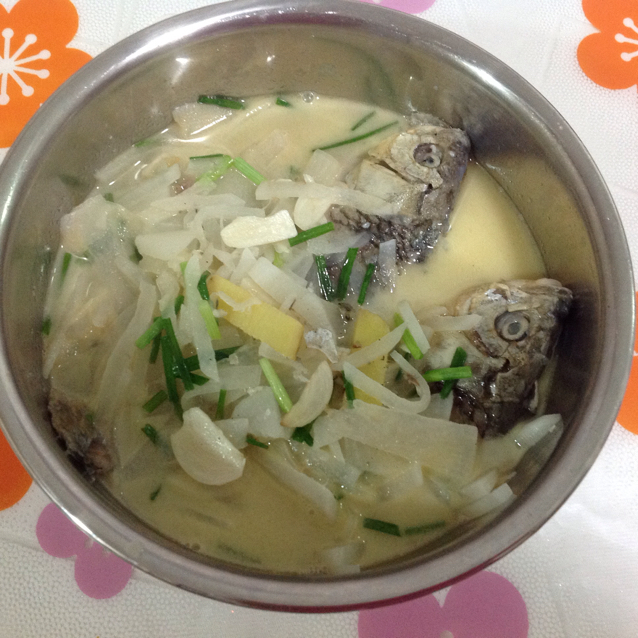 萝卜煮鲫鱼