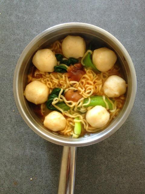 鱼蛋护法方便面的做法