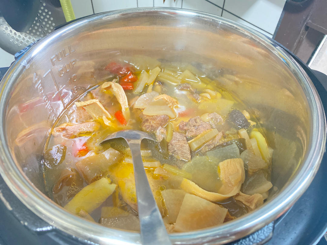 酸萝卜老鸭汤