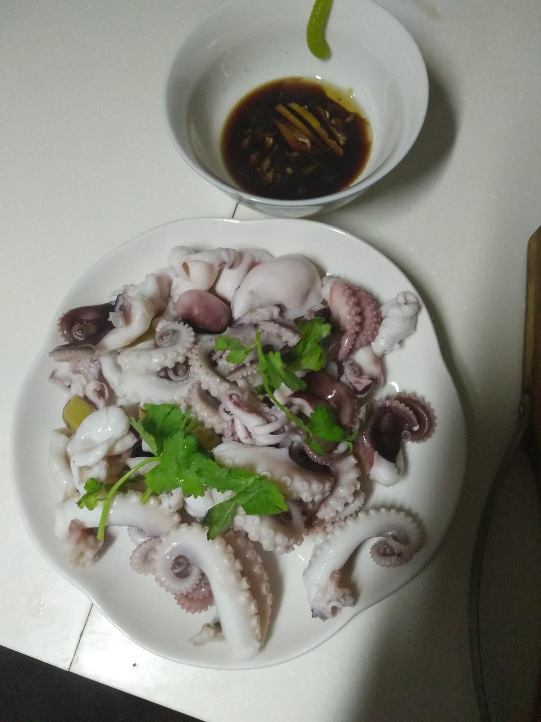 白灼墨鱼仔