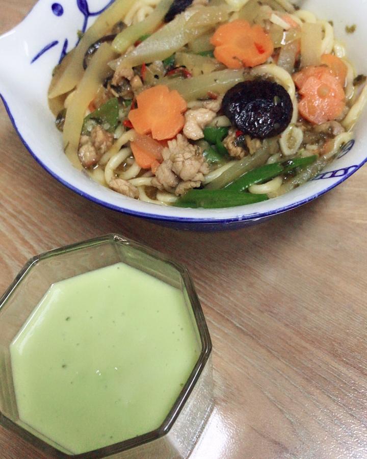 菌汤面条 看得见的香菇 尝得到的鲜美 这才是真正的菌汤