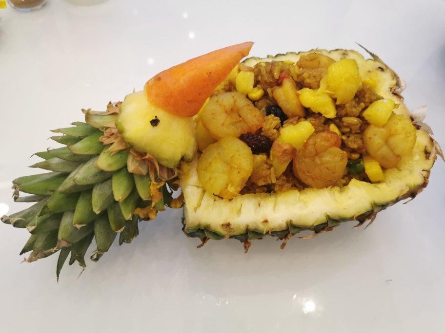 鸟语花香菠萝炒饭