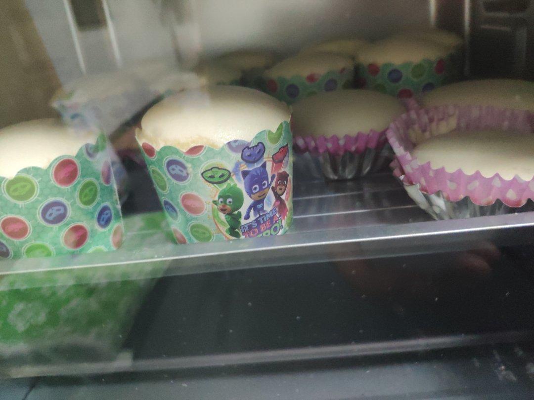 不塌不凹的纸杯戚风蛋糕