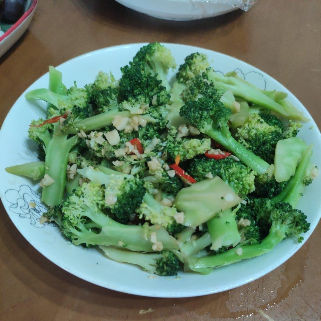 ㊙️夏日减肥必备瘦身菜！低脂低卡的蒜蓉西蓝花