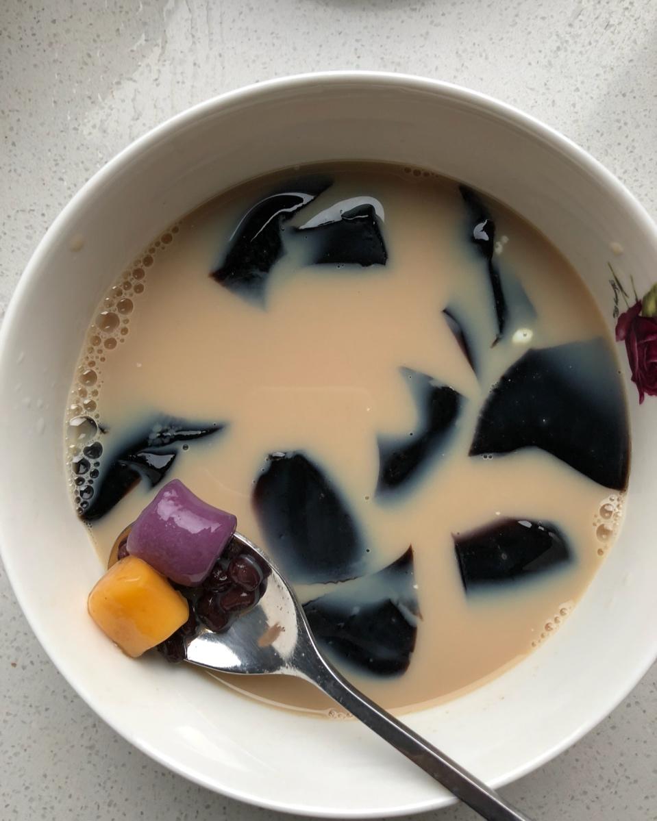 烧仙草蜜红豆奶茶
