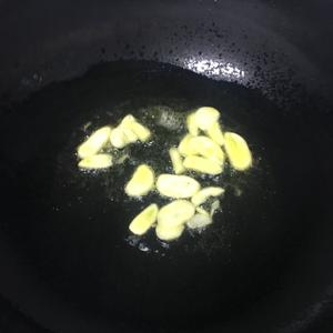 素炒平菇的做法 步骤4