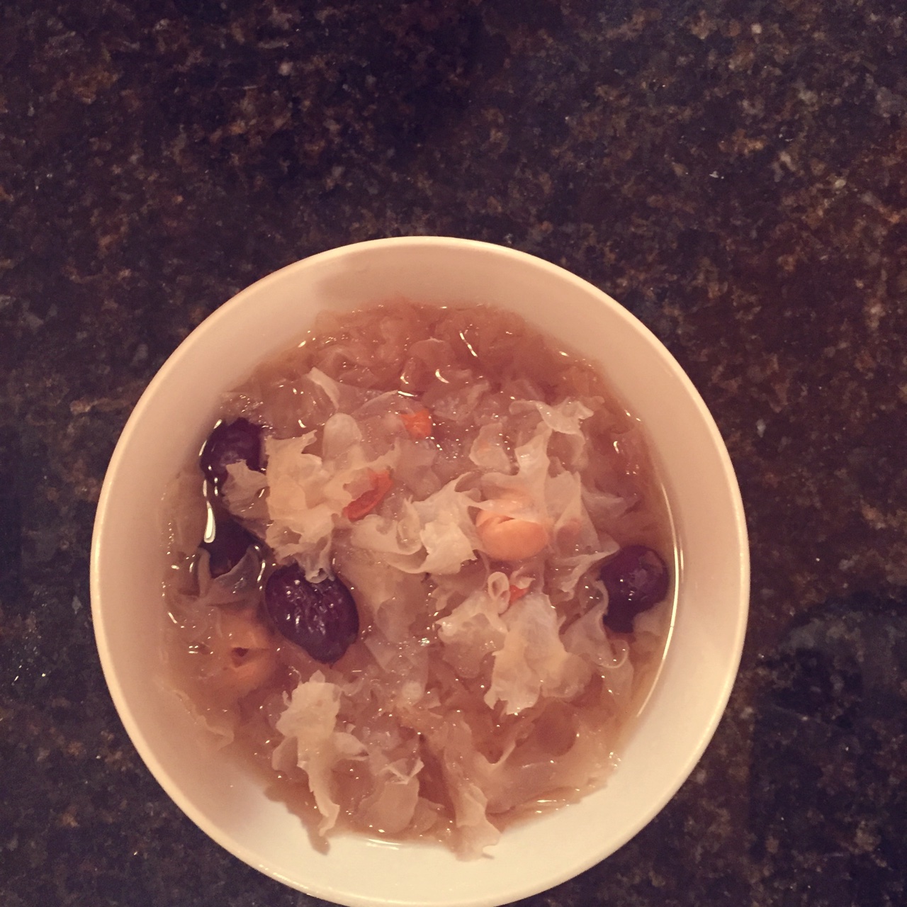 红枣银耳莲子羹