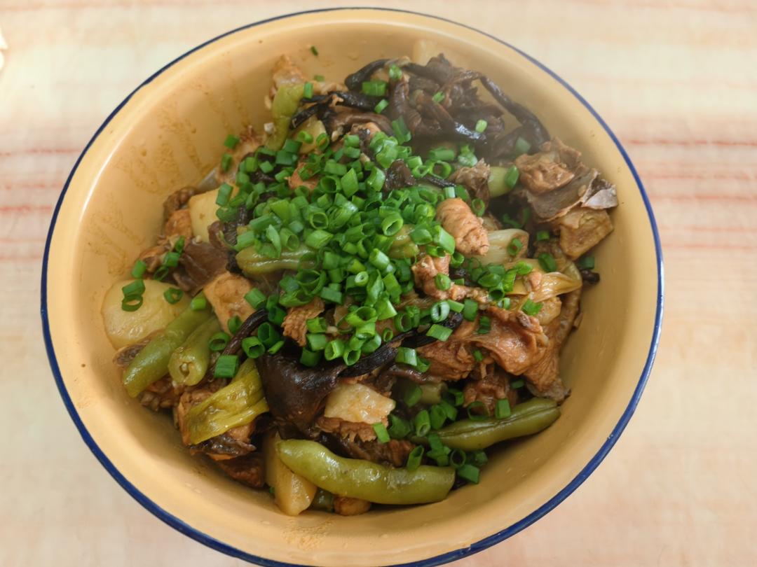 小鸡炖榛蘑（自存）