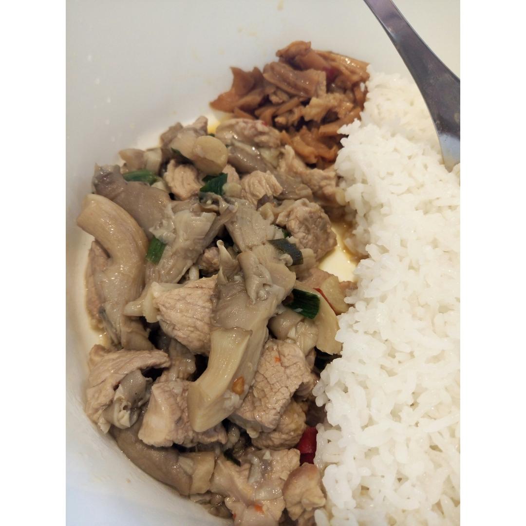 【下饭快手菜】蚝油秀珍菇