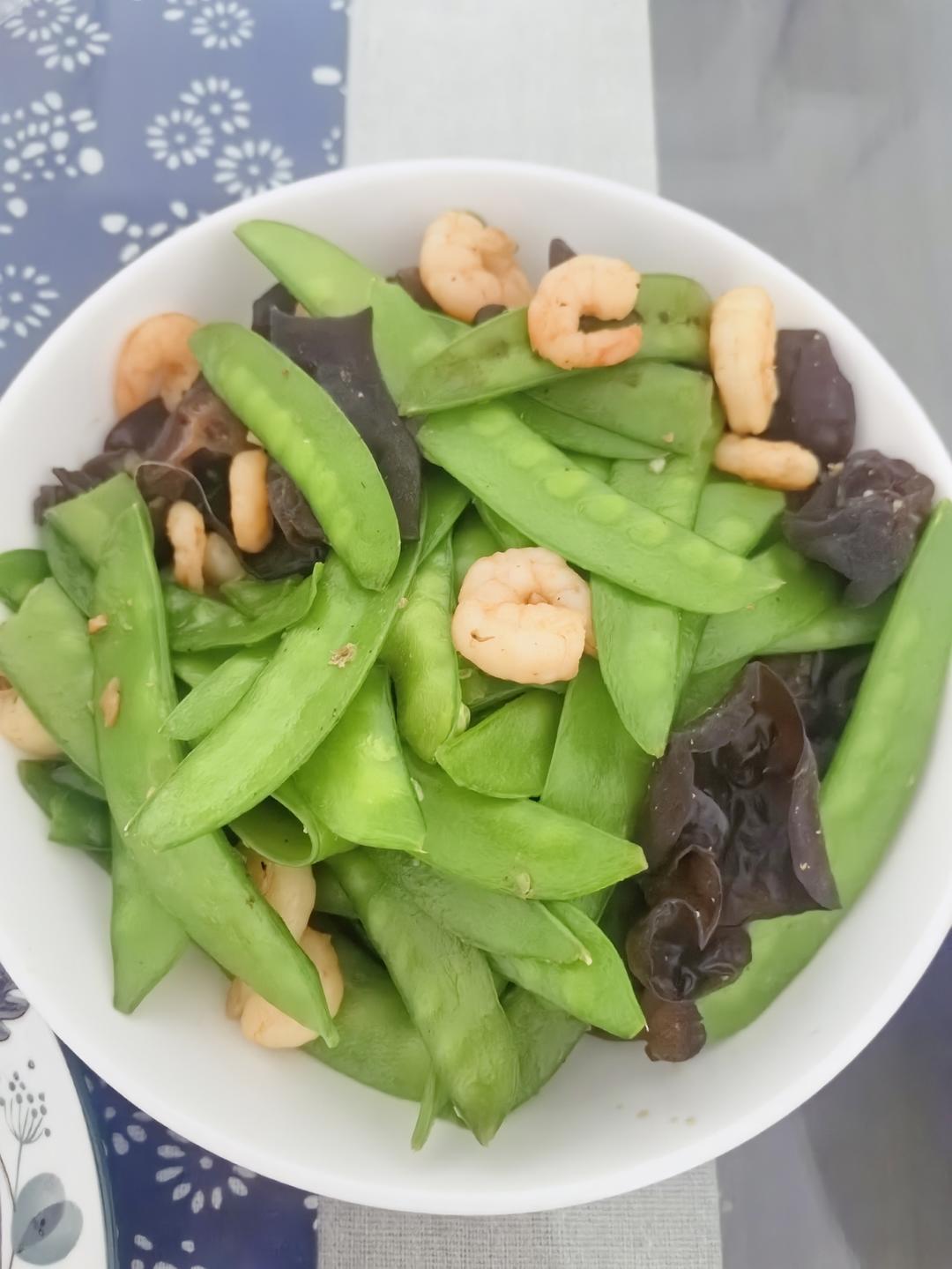 虾仁炒荷兰豆什锦