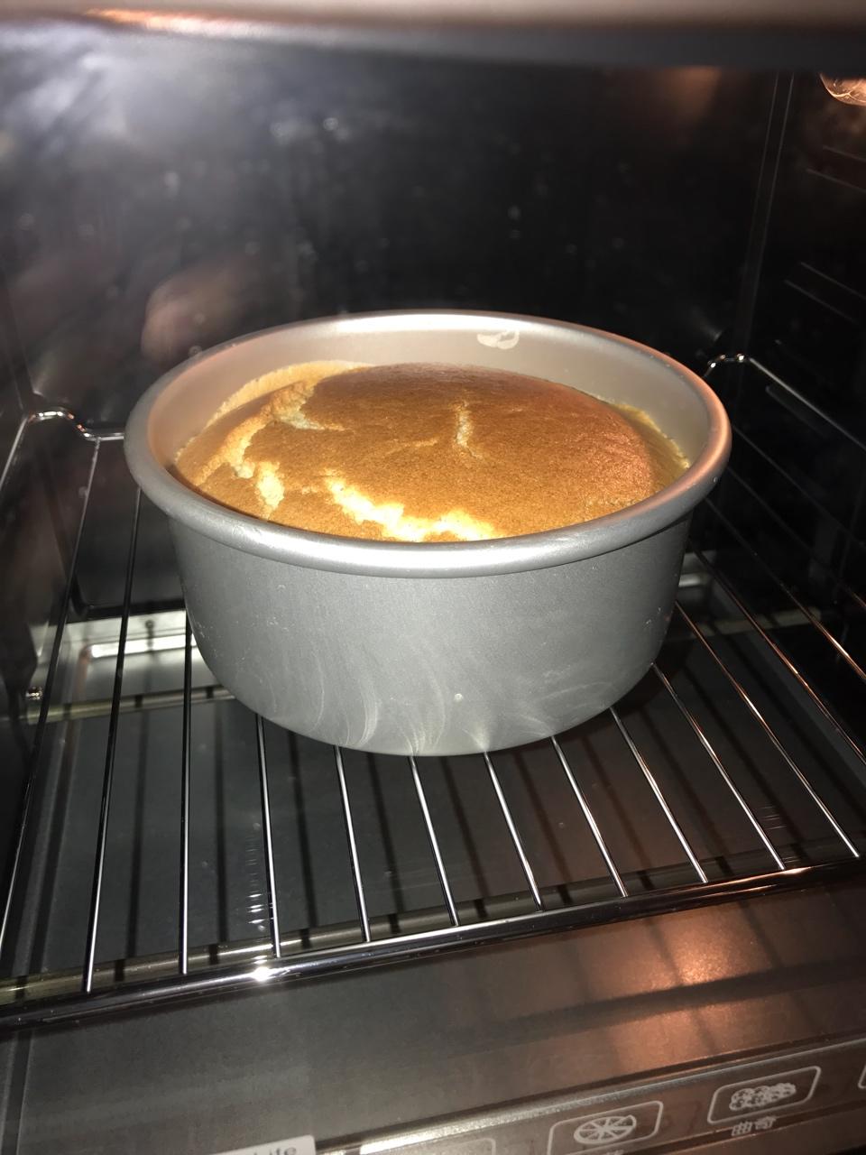 烤箱做蛋糕（戚风蛋糕的做法）
