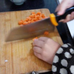 咖喱鸡翅饭(七岁儿童版)的做法 步骤3