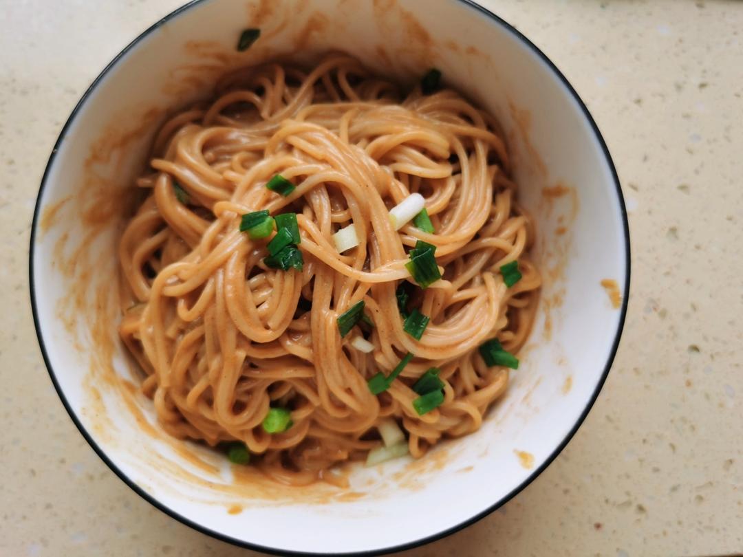 超简单超快手的热干面（小白也可以学会哦）