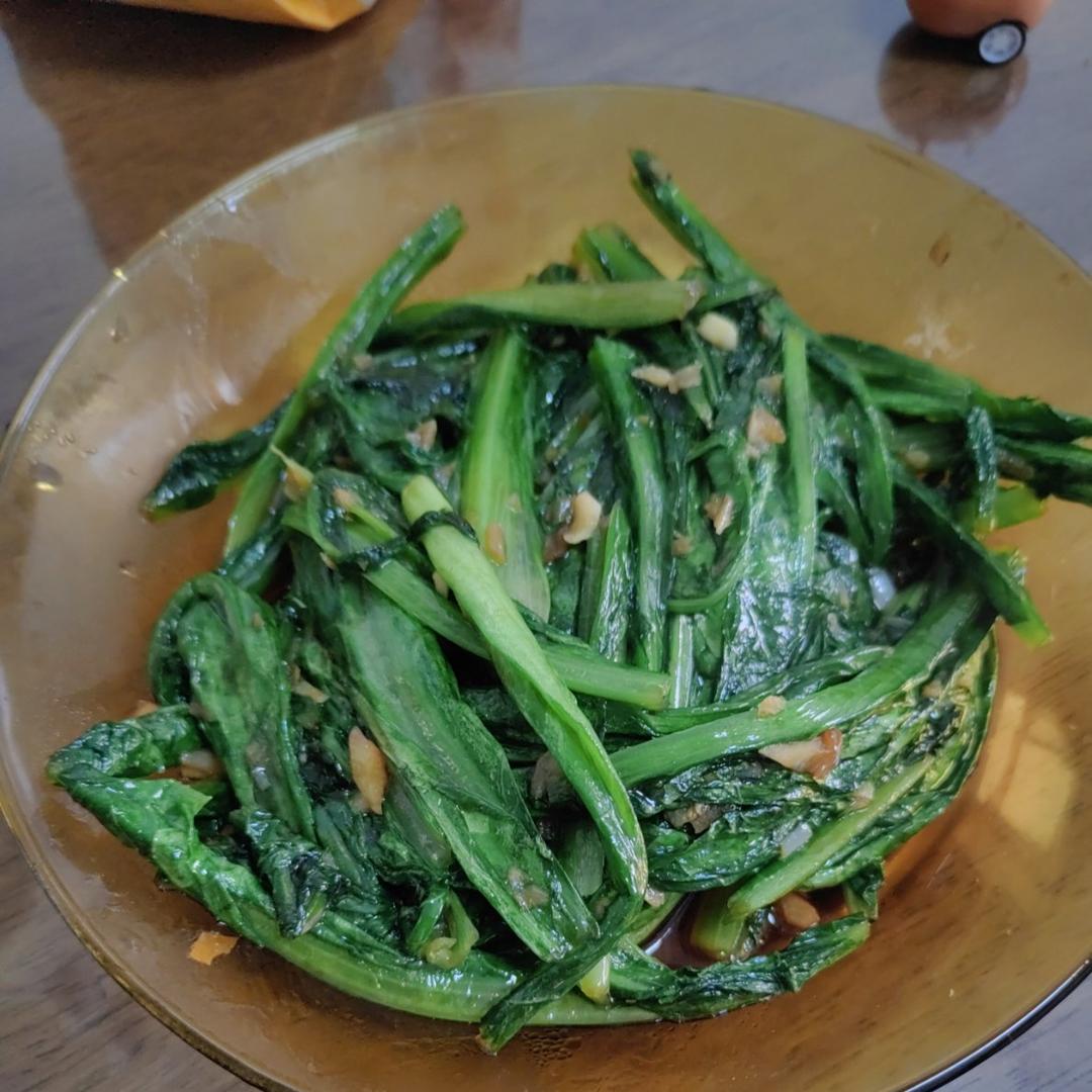 蒜蓉耗油清炒油麦菜，减脂快手菜，宝宝超爱，傻瓜步骤，屡试不爽，好吃且下饭，鲜香爽口！！