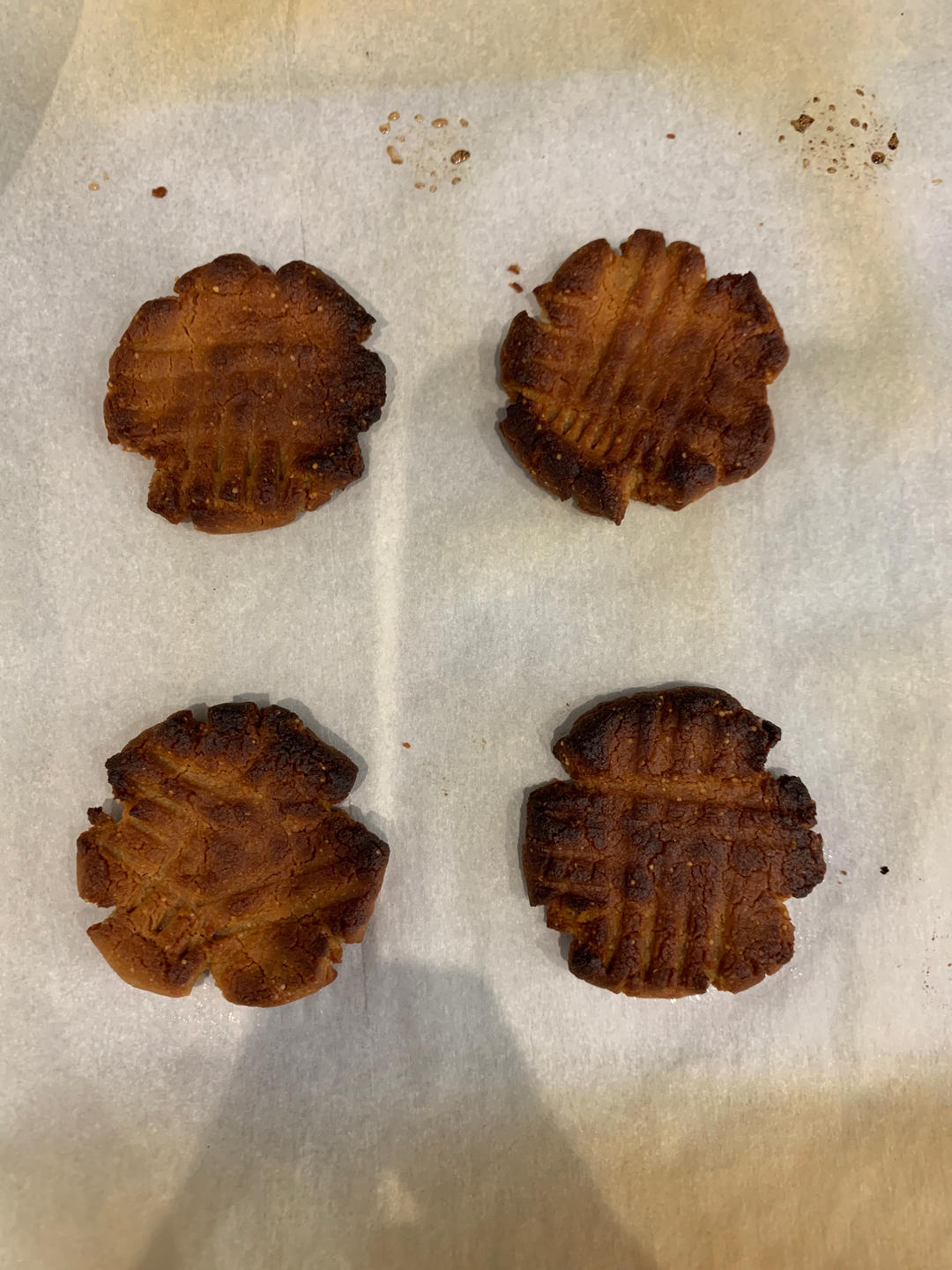 只用三种配料的生酮花生酱饼干