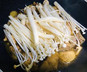 香菇滑黄焖鸡的做法 步骤4