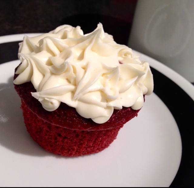 经典红丝绒杯子蛋糕（red velvet cupcake）