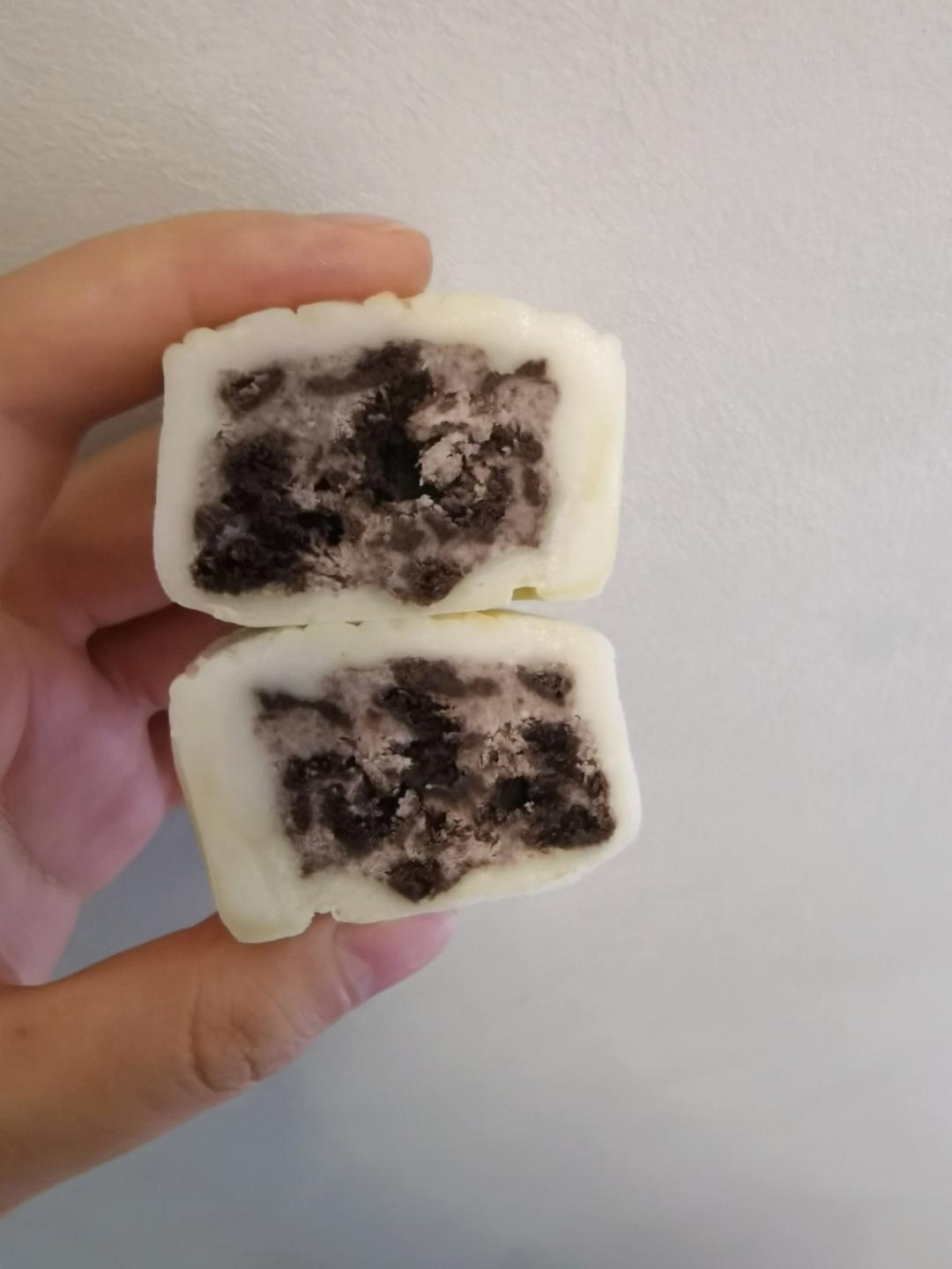 糯叽叽的奥利奥冰皮月饼