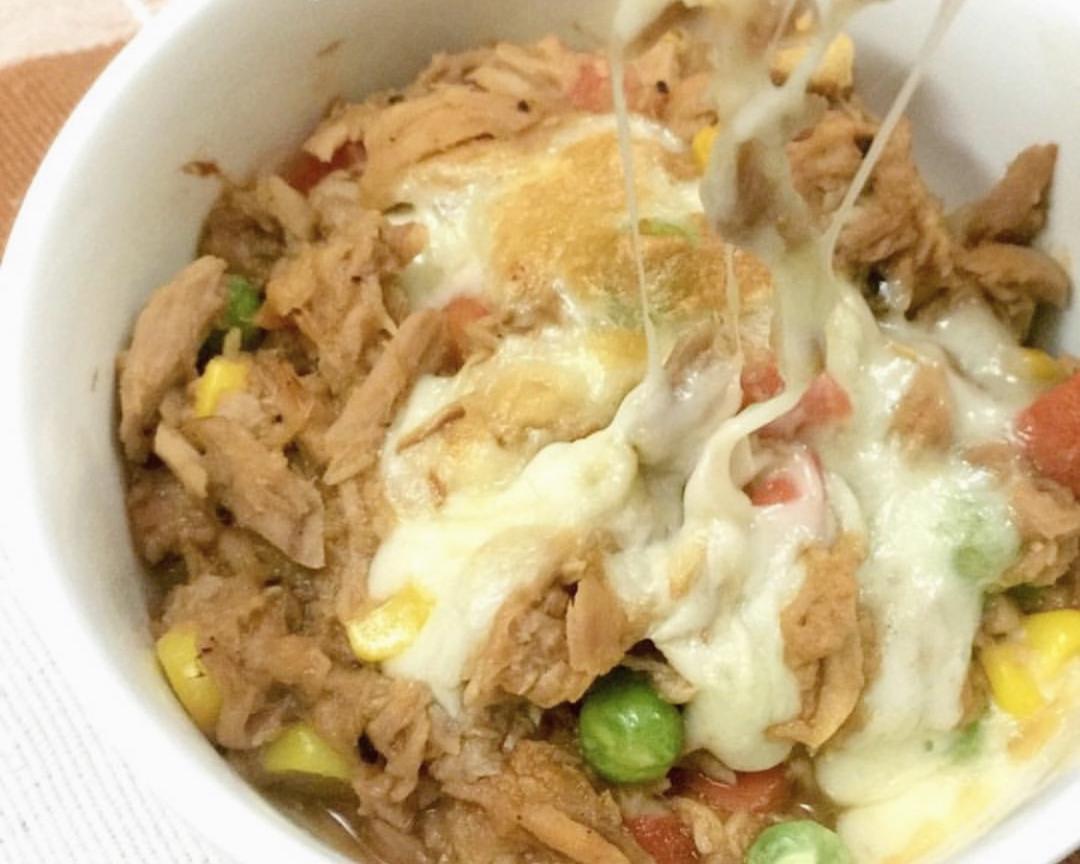 午餐：金枪鱼奶酪蛋饭562kcal的做法