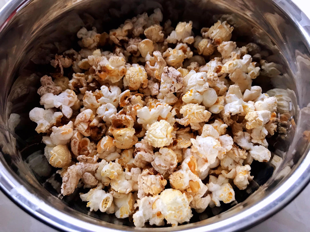 爆米花来了！！！超级简单易上手的焦糖/巧克力爆米花