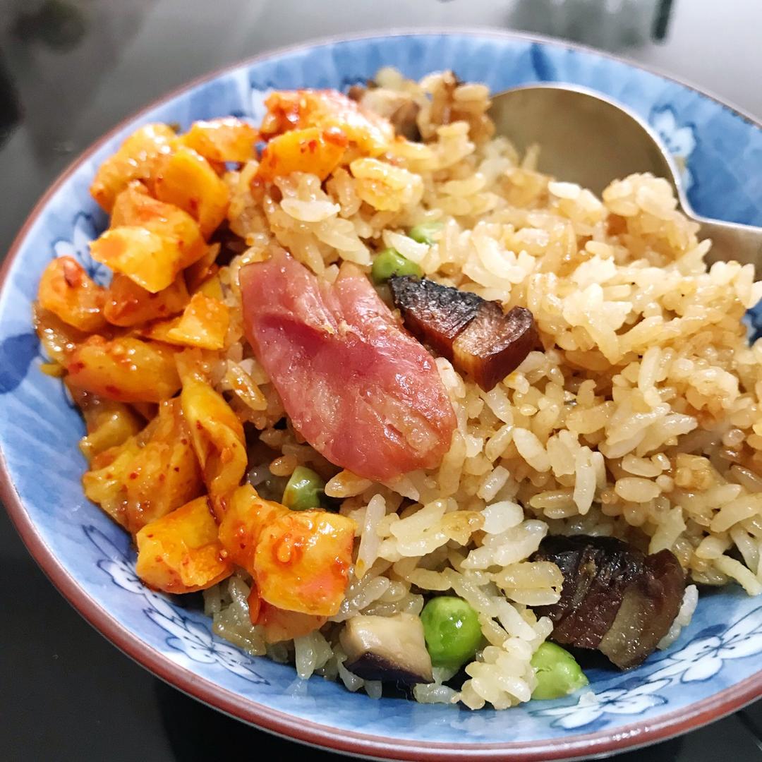 【电饭煲腊肠煲仔饭】