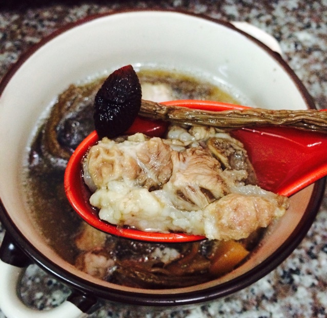 茶树菇炖排骨