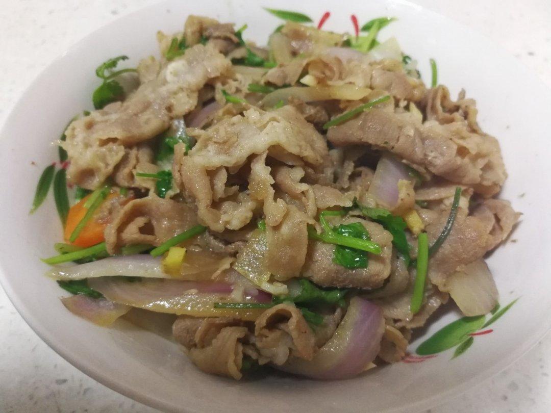 洋葱爆肥牛