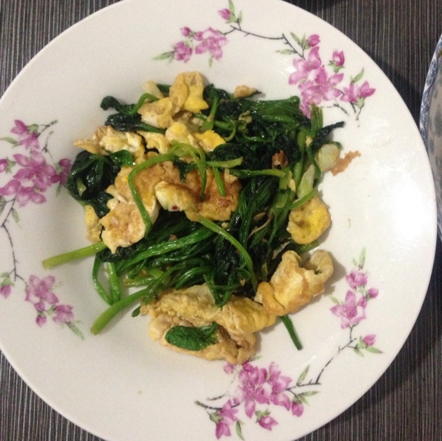 菠菜炒鸡蛋