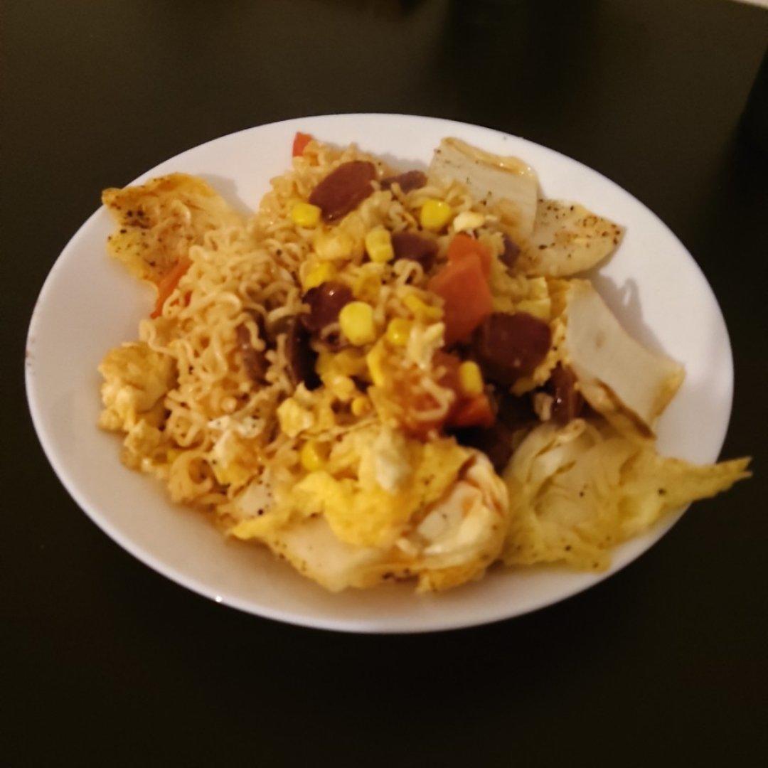 路边摊风味炒方便面