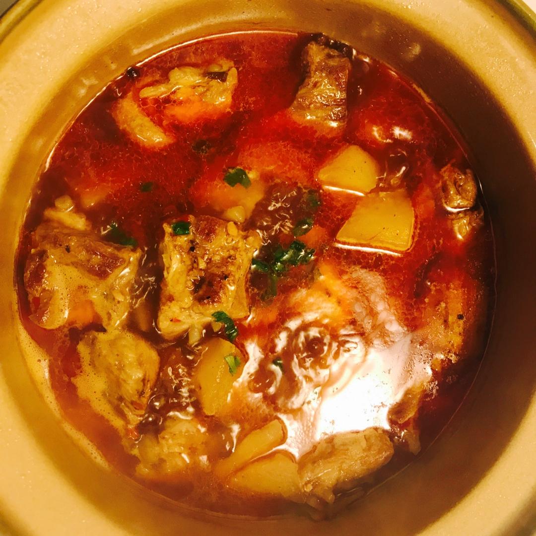 浓汤砂锅排骨