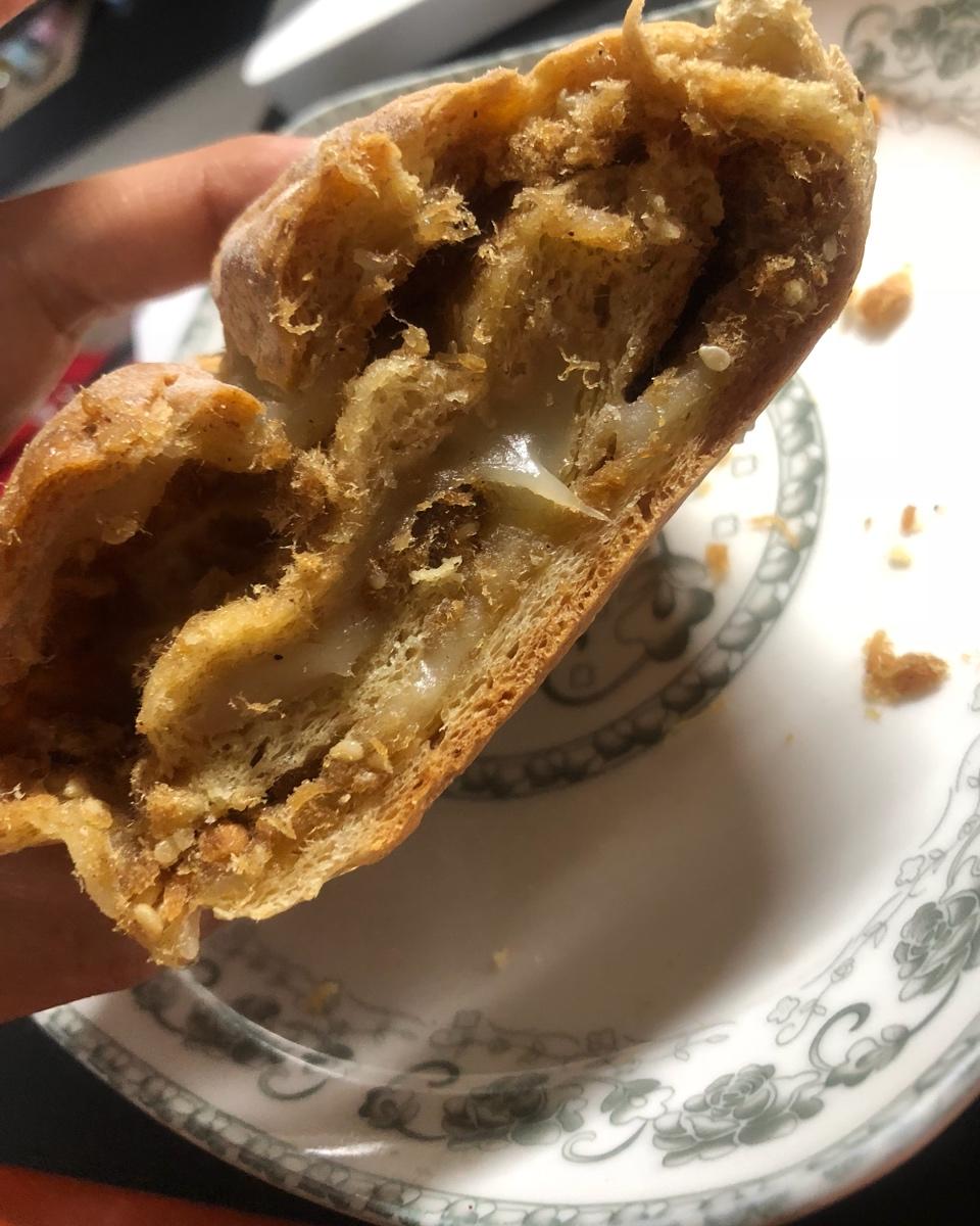 红豆/肉松麻薯软欧面包+石榴茶【曼食慢语】