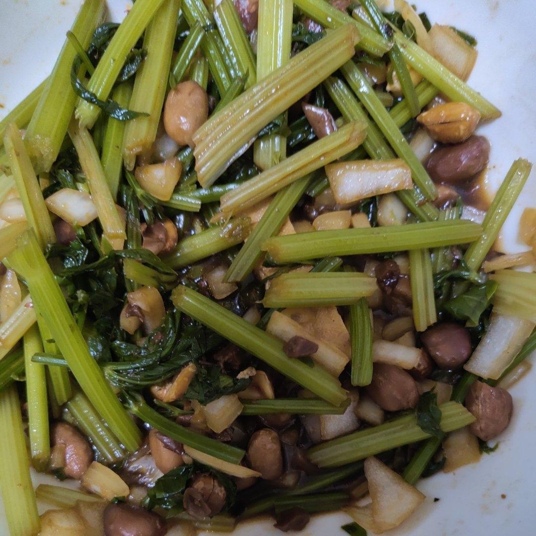 凉拌芹菜（简洁版）