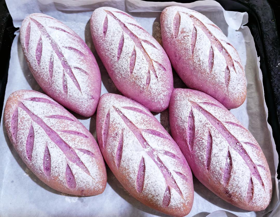 无敌好吃的：芋泥肉松面包！