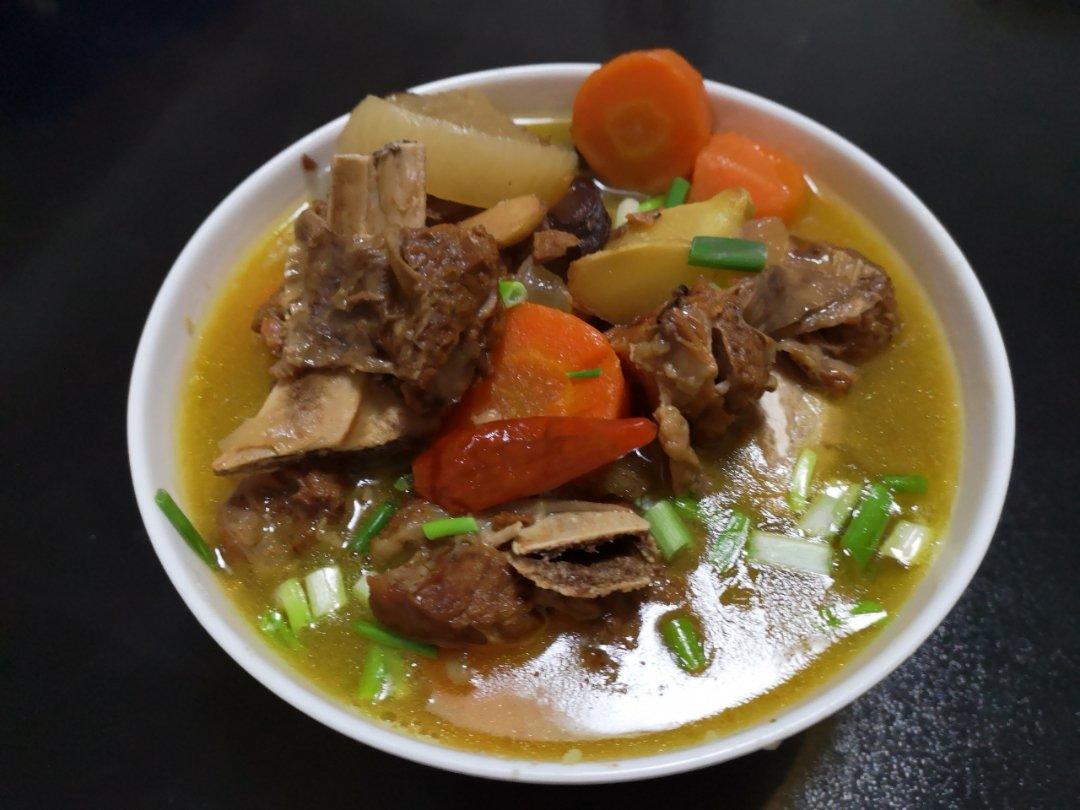 炖牛排骨