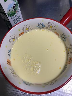 简单5分钟牛奶布丁营养无糖早餐的做法 步骤1